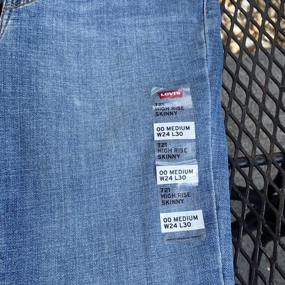 Levi’s 721 high rise skinny  new - Picture 3 of 6